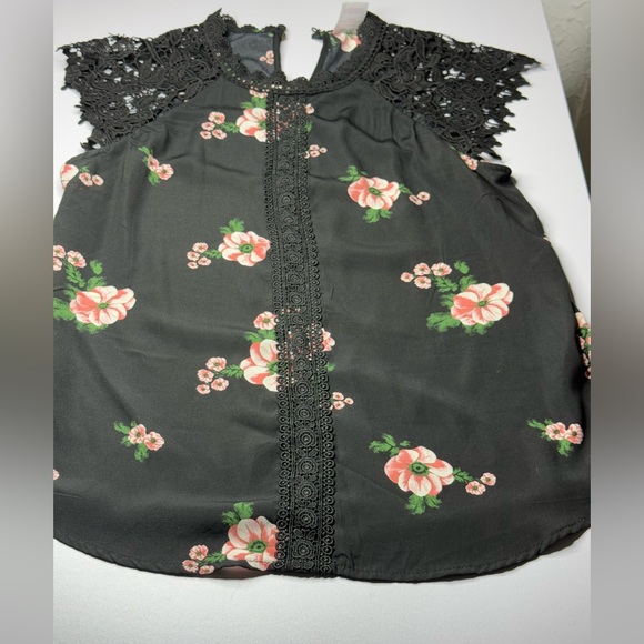 Blouse - Picture 2 of 3